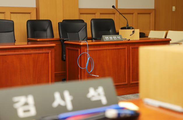 보조금 5억 꿀꺽한 청소년 쉼터 원장…아들·며느리도 법정에