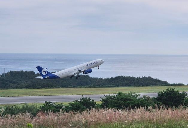 2년 4개월 만에 열린 양양~제주 하늘길 '대박'…겨울 주 14회로 '증편'