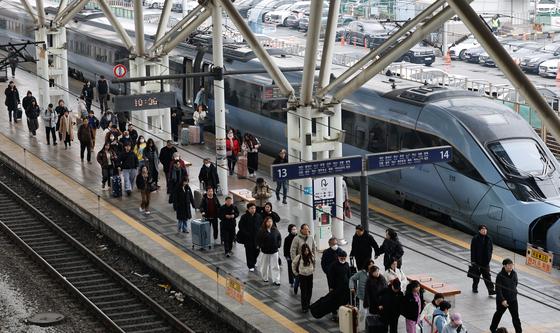 철도노조 노사 잠정 합의로 총파업 유보