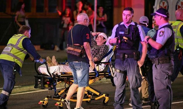 호주 시드니 해변서 총기 난사…최소 10명 사망