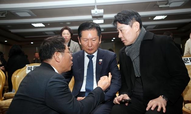 이해찬 전 총리 별세…침통한 표정의 정청래 대표