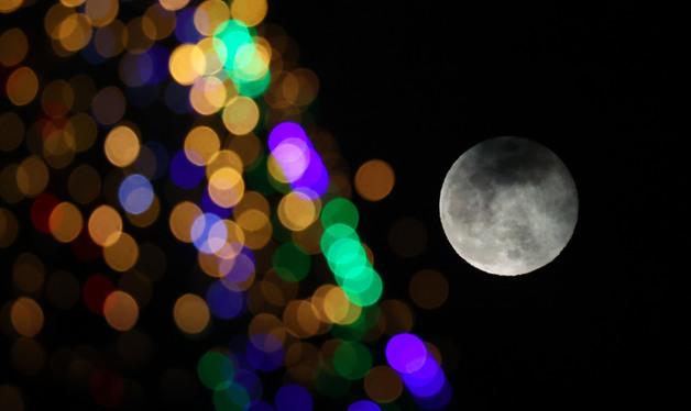 환하게 빛나는 새해 첫 슈퍼문