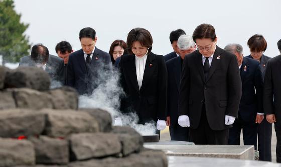 이재명 대통령 부부, 제주4.3평화공원 참배