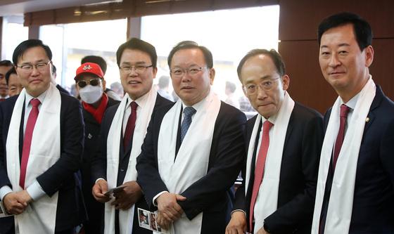 김부겸 전 총리와 국민의힘 대구시장 후보