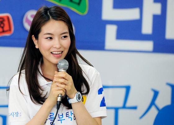 윤세인, 김부겸 유세장에 다시 뜰까…'결혼 10년' 만에 선거 도울지 관심