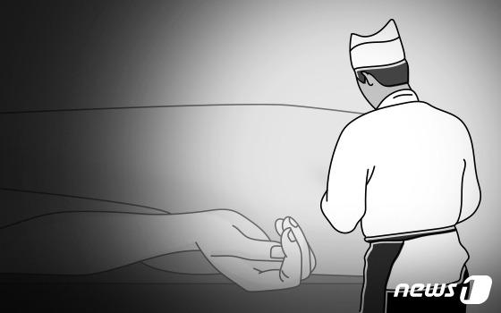 "요리사가 튀김기에 스스로 머리를"…주방서 벌어진 참사 충격