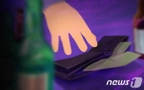"퇴폐업소 '오피녀' 하룻밤 남편…난 지금 그와 살고 있다" 아내 절규