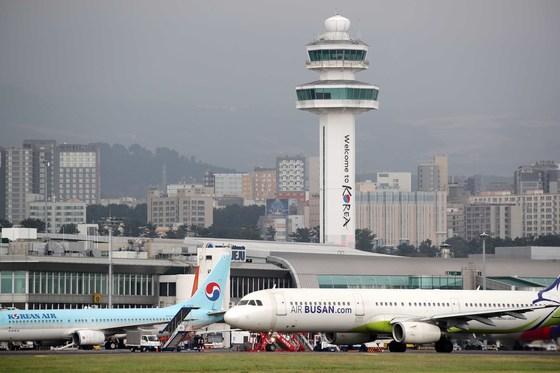 제주공항 관제 교신 불법 청취한 10대 중국 관광객 체포