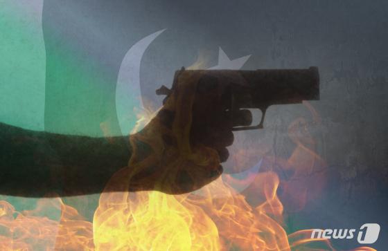 "너희 엄마와 바람피우고 있어"…40대 이웃 총격 살해한 17세 아들