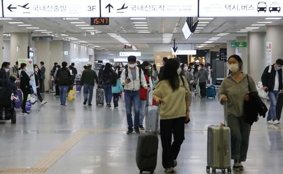 "육지 나가기 힘들어요"…제주 항공좌석난에 '도민 할당제' 도입 추진