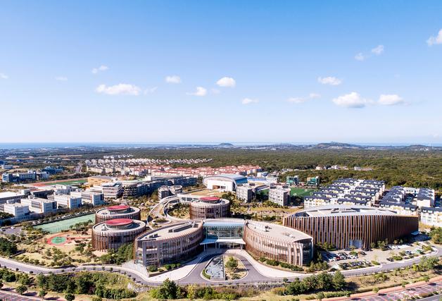 제주도, 영어교육도시 상업시설 영문 간판 설치 지원