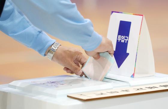 공무원이 단체 채팅방서 불법 선거운동…제주선관위, 경찰 고발