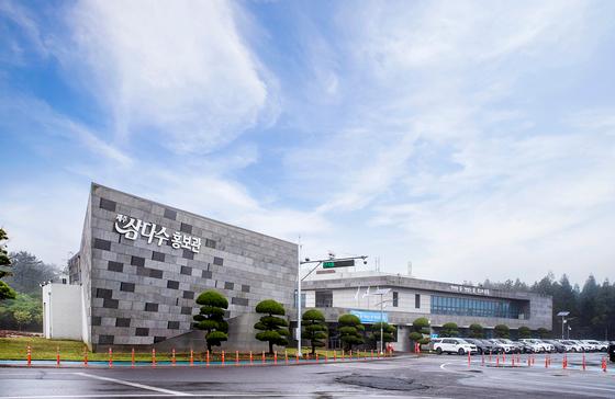 '연매출 3000억' 삼다수…제주개발공사 차기 사장 누가?