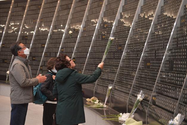 항공료 할인·수술비 지원 혜택…4·3 희생자·유족증 5만 건 돌파