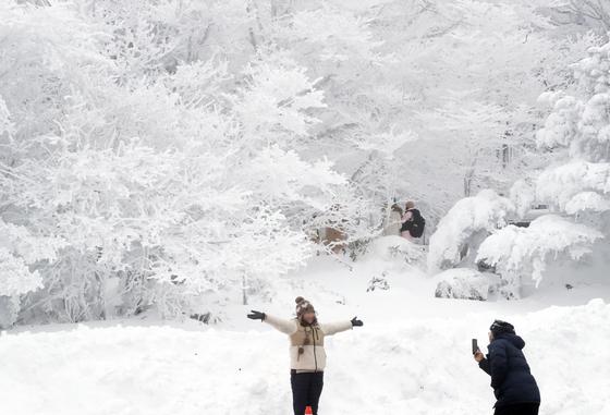 [오늘의 날씨]제주(13일, 토)…산지 최대 10㎝ 눈