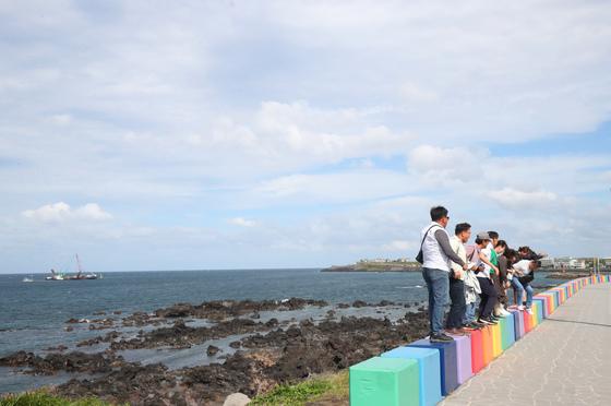 [오늘의 날씨] 제주(9일, 금)…가끔 구름 많다가 오후부터 흐림