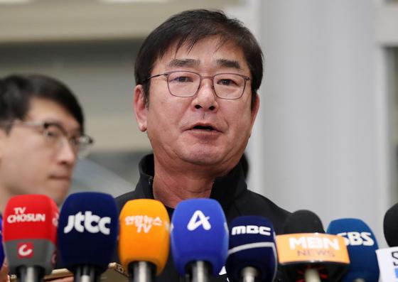 '류중일 전 감독 아들 집 홈캠 설치' 사돈 가족…1심 '무죄'