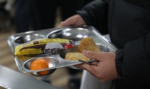 "밥 대신 빵"…제주 학교 비정규직 380명 내일 파업 비상