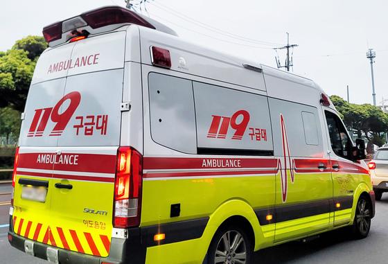제주서 4륜 오토바이·승용차 '쾅'…70대 오토바이 운전자 숨져