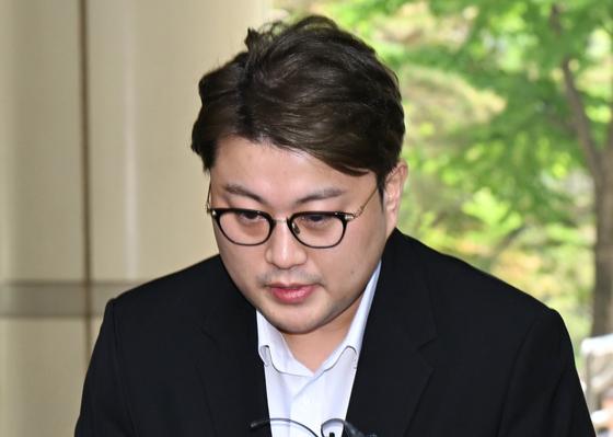 '음주 뺑소니' 김호중, 가석방 심사 통과…5개월 앞당겨 6월 30일 출소
