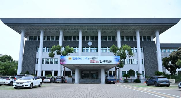 고 이해찬 전 총리 제주 합동분향소 도의회 의사당 로비에 설치