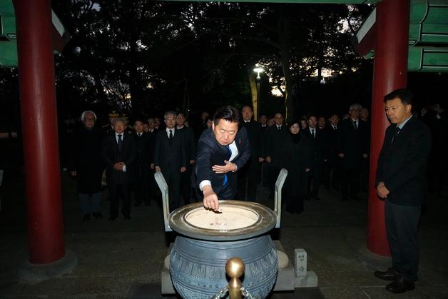 오영훈 제주지사, 탐라 개국신화 발상지 삼성혈서 신년참배