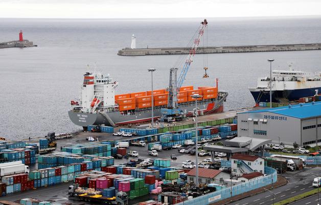 '개통 석 달' 제주~칭다오 직항로, 물동량 확보 과제 여전