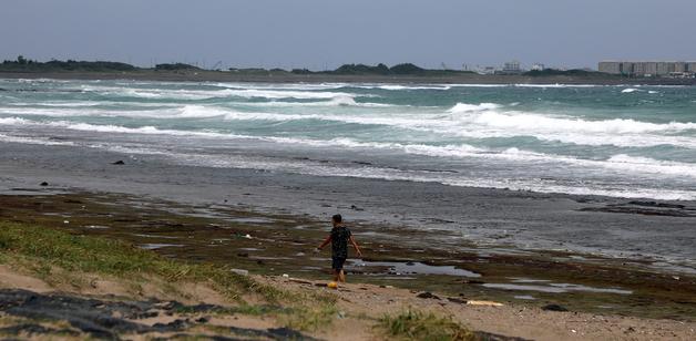제주 해상 풍랑특보…해경, 연안 안전사고 '주의보' 발령
