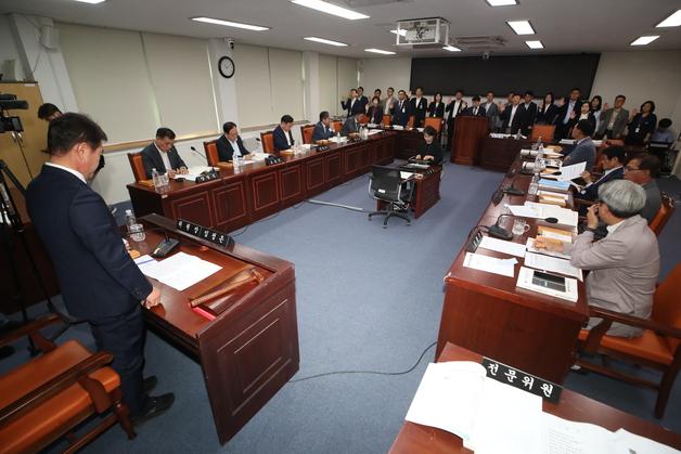 제주도, '5급 이상 휴대전화 번호 공유' 요구에 "신중해야"