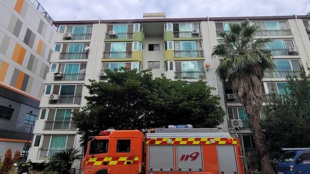 수능일 아침 제주 아파트 화재…사이렌 끄고 출동해 20분 만에 진화