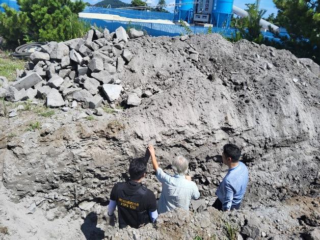 9년간 제주 지하수보전지역에 '폐기물 불법 매립' 70대 구속