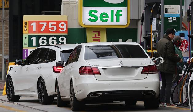 국내 휘발유·경유 4주 연속 상승…경유 1년 만에 1600원대 재진입