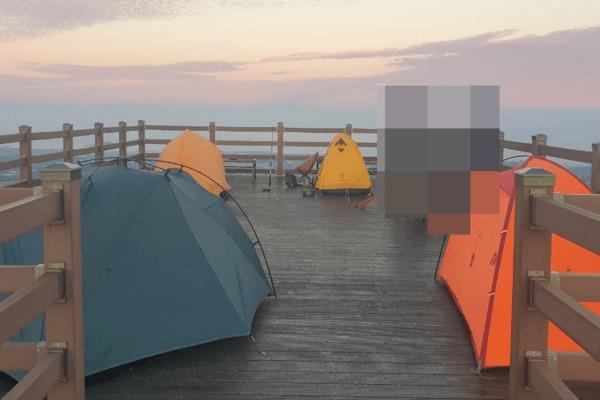오름에서 캠핑하고 불 피워 취사까지…제주도 "단속 강화"