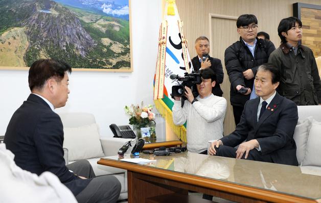 李대통령 '제주4·3 진압' 논란 故박진경 대령 국가유공자 취소 검토 지시