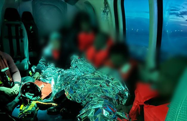 제주 남쪽 해상서 외국 상선 선원 5명 바다 추락…해경, 전원 구조 (종합)