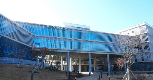 제주지식산업센터 문 열어…도내외 기업 22곳 입주