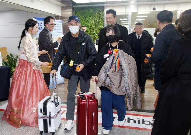 6년만에 다시 뜬 日후쿠오카 직항…"제주 방문 환영합니다"