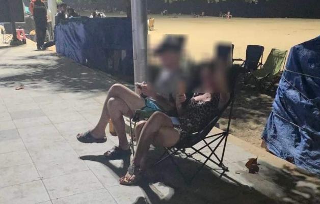 이혼 부부 다시 불붙었다…파타야 해변 캠핑 의자서 성행위, 결국 벌금