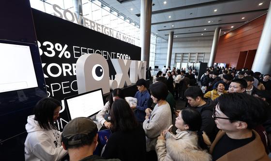 SKT, '독자 AI 모델 'A.X K1' 공개