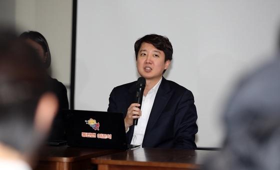 이준석 "한동훈 당게, 나도 피해자…폭탄 돌리기 말라"