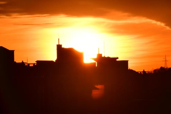 "내년엔 행복하길" 일몰 명소 시민 북적…강릉은 해돋이 준비(종합)