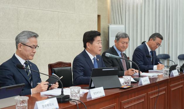 오영훈 제주지사 "4·3 왜곡 현수막 철거 강화…기준 엄격히"