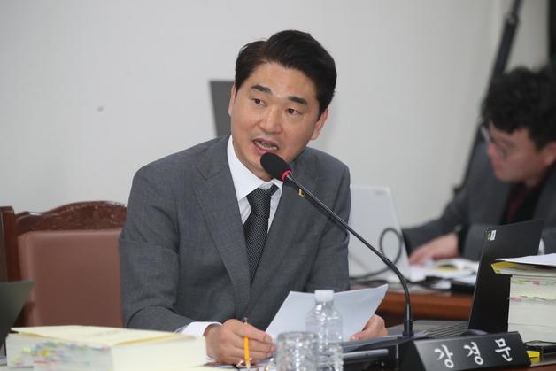 "경쟁력 잃는 제주 무비자 정책, 기여 기반 체류정책 전환해야"