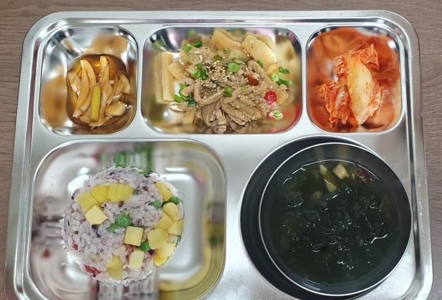 제주서 '경로당 80대 밥 당번' 해소할 급식용 간편식 나왔다