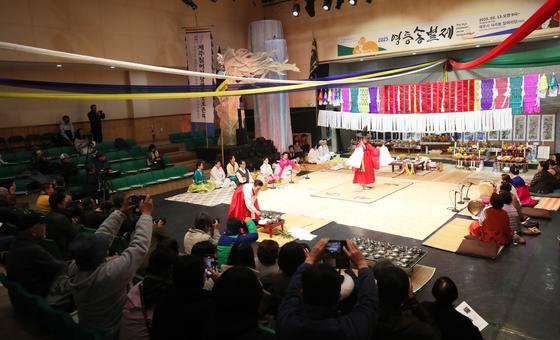 제주 해녀들의 무사안녕·풍어 기원…38개 어촌계 '해녀굿' 봉행