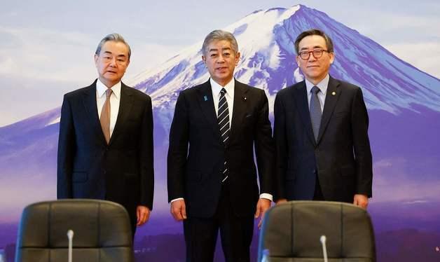 '제11차 한중일 외교장관 회담'