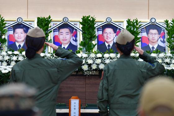 제주도, 포항 해군 초계기 사망 승무원 유족 지원