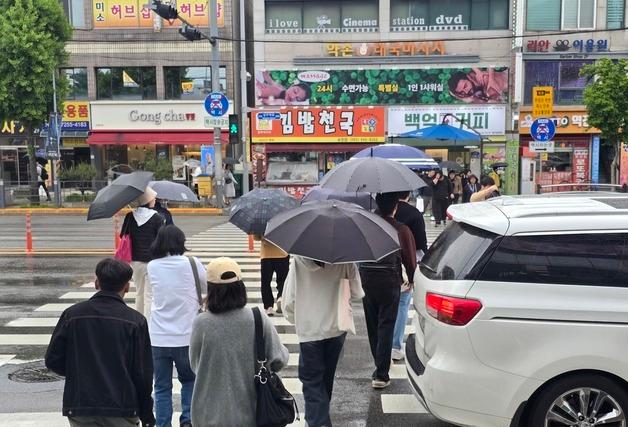 내일 강풍·집중호우…제주 최대 200㎜ 물폭탄, 서울 40㎜(종합)