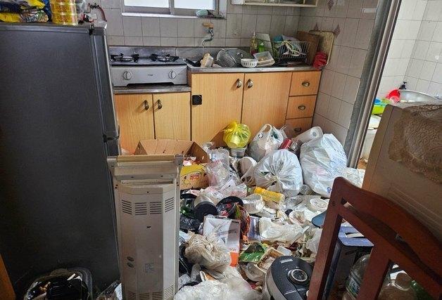 "집안에 쓰레기 가득…" 홀로 살던 60대, 제주시 '통합돌봄'으로 일상회복