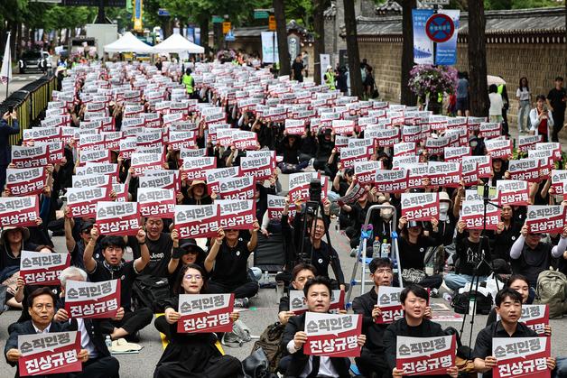 제주 교사 사망사건 유족 "독립된 진상조사위 구성해야"